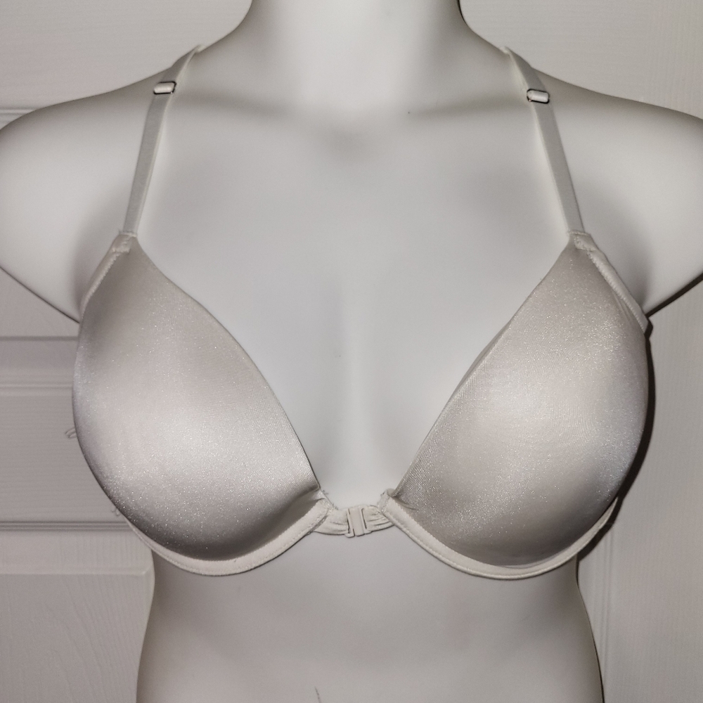CANDIE'S BRA- White Padded Underwire Size 34DD  TSHAPE BACK Front closure